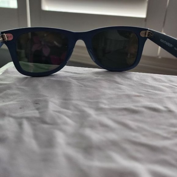 RAYBAN WOMEN'S CAMO WAYFARER SUNGLASSES. BLUE CAMOFLAGE PRINT - Picture 5 of 5